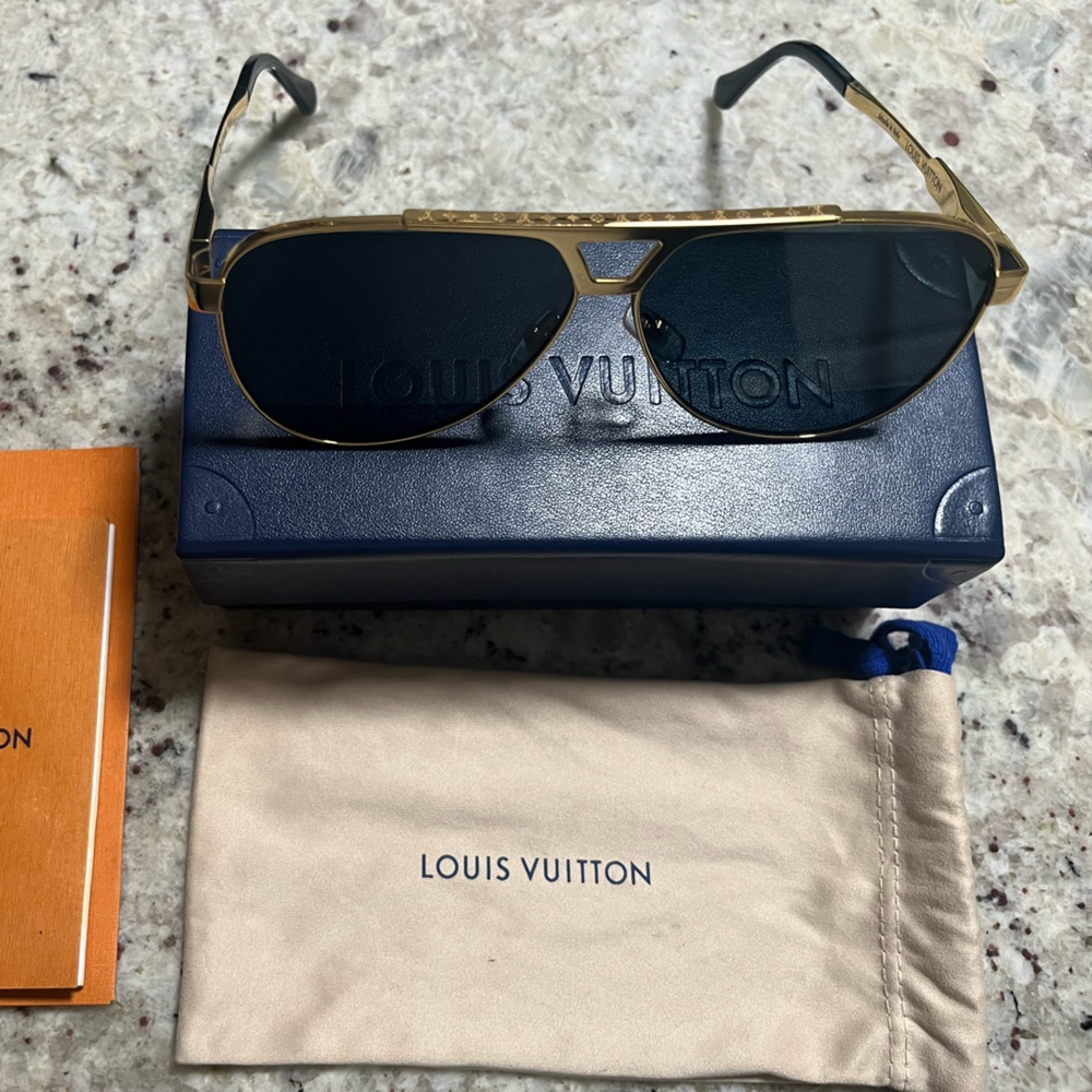 🔴SOLD Louis Vuitton Evidence Metal Pilot Sunglasses, Like New Condition - Picture 2 of 7